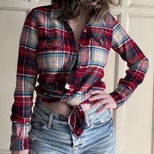 DONATING ON 2/1/23 |  AE EUC Soft Plaid Flannel Button Down Shirt S Small